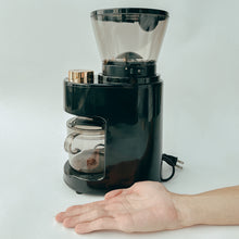 將圖片載入圖庫檢視器 IKUK40跟一個巴掌一樣小,不佔空間