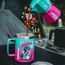 將圖片載入圖庫檢視器 魷魚遊戲摩卡壺倒出咖啡在露營手把杯裡