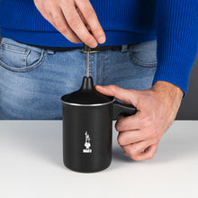 將圖片載入圖庫檢視器 BIALETTI 雙層手打奶泡器-不插電的鏡面拉花神器