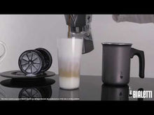 將影片載入圖庫檢視器並播放,BIALETTI 雙層手打奶泡器-不插電的鏡面拉花神器