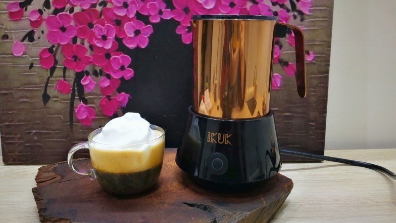 DIY奶泡神器–IKUK分離式電動奶泡機