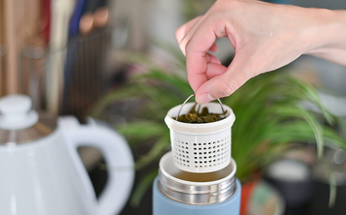 艾可IKUK陶瓷保溫杯最文青的璞石杯低調登場，融入臺灣花火熱氣球特色元素增添時尚設計