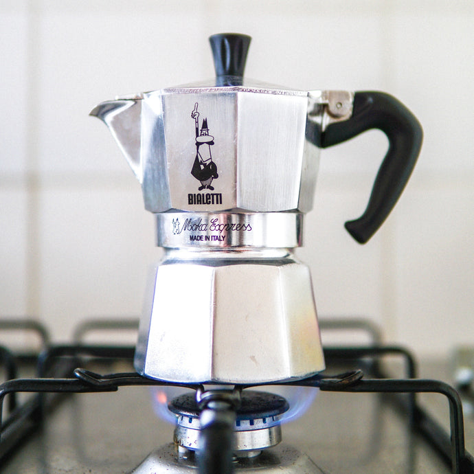 新手也能上手！摩卡壺入門全指南：從研磨度到第一次萃取