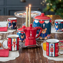 將圖片載入圖庫檢視器 Bialetti 魔法記憶系列紅色摩卡壺與聖誕餐桌
