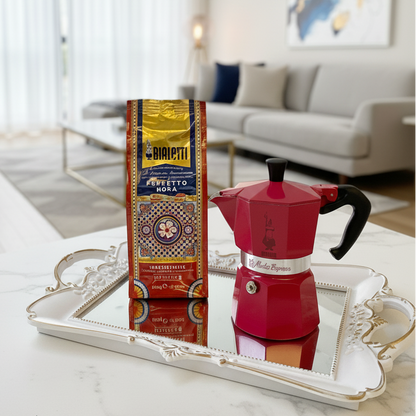 Bialetti 櫻桃紅摩卡壺與DG咖啡粉放在客廳中島