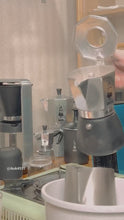 將影片載入圖庫檢視器並播放，【新上市】BIALETTI 加壓摩卡壺2杯份-黑
